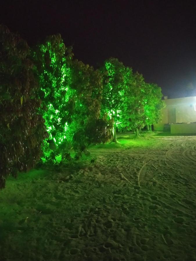 إستراحة الروابي Umm Lajj Bagian luar foto